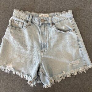 Dynamite | Light Wash Distressed High-Waisted Denim Shorts – Size 25